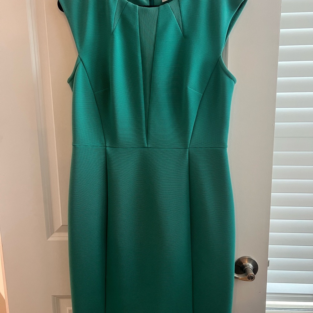 Elegant Green Sleeveless Dress